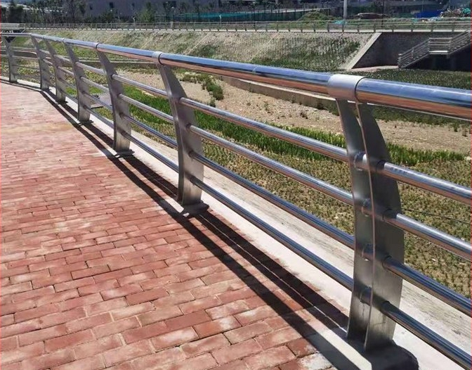 Protective fence