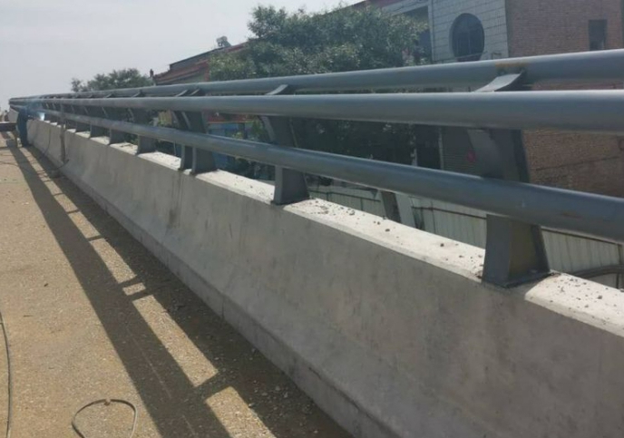 Protective fence